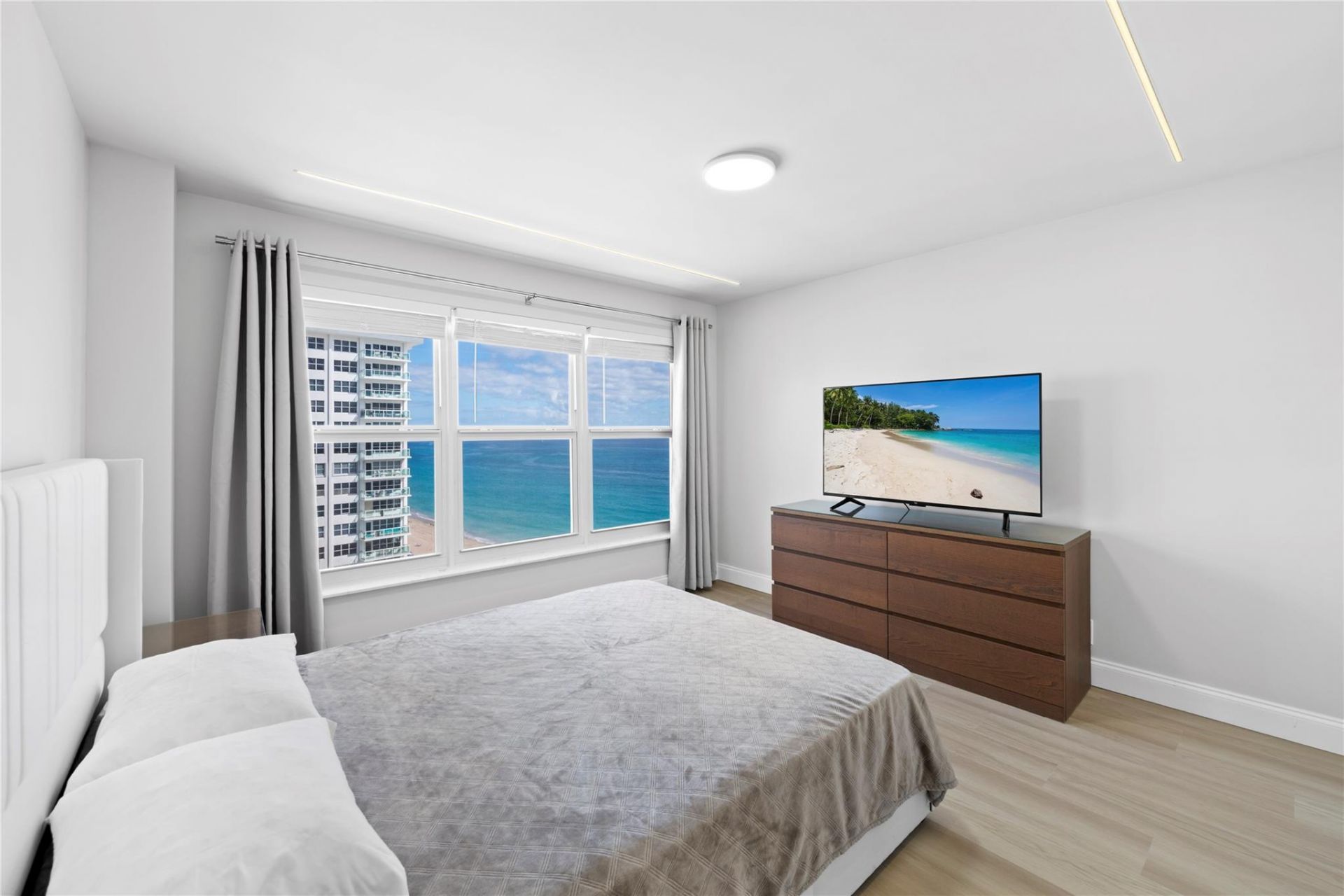 3500 Galt Ocean Drive, Unit 1516, Fort Lauderdale, FL 33308 Photo