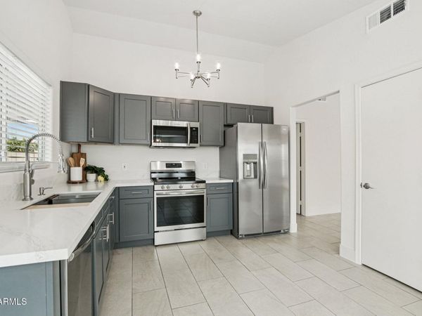 21424 N 30TH Avenue, Phoenix, AZ 85027