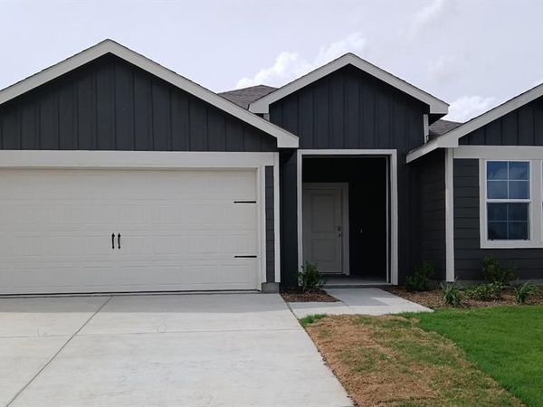 320 Whispering Pine Drive, Royse City, TX 75189