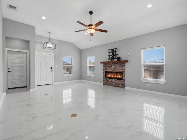 11319 Par One, San Antonio, TX 78221