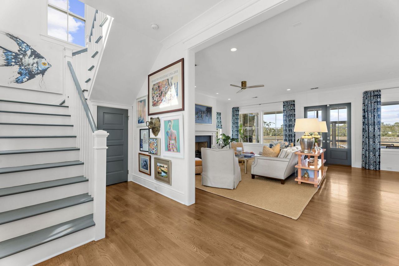 1064 N Shem Drive Photo 9