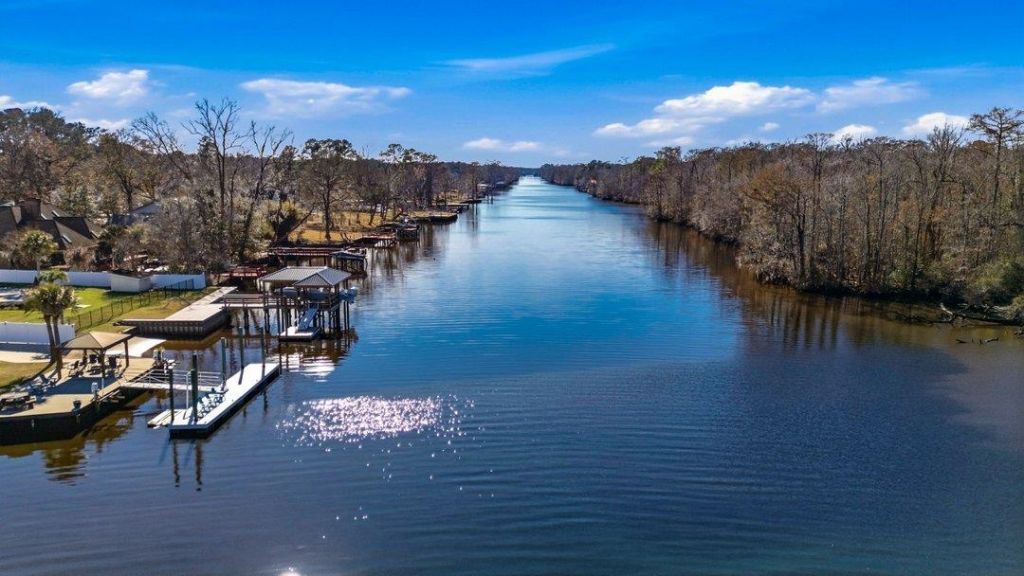 53 Smith Blvd. Photo 13