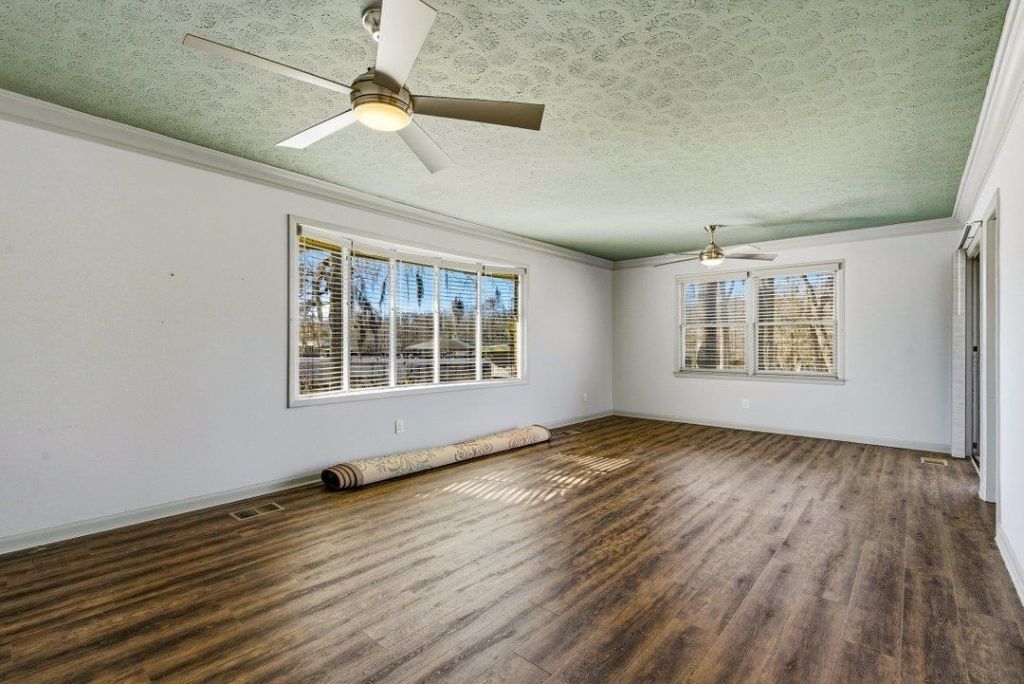 53 Smith Blvd. Photo 17