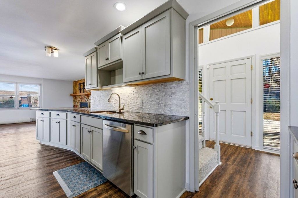 53 Smith Blvd. Photo 20