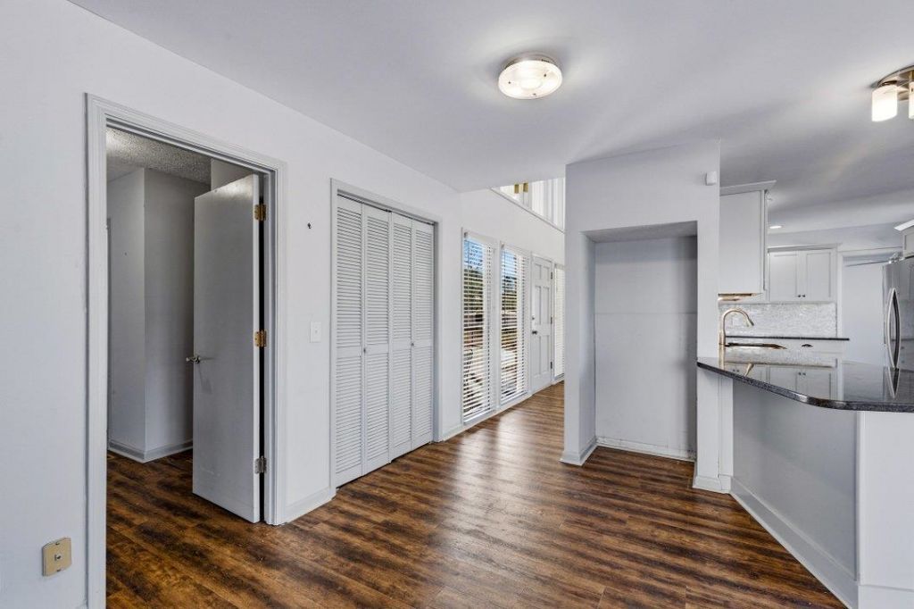 53 Smith Blvd. Photo 24