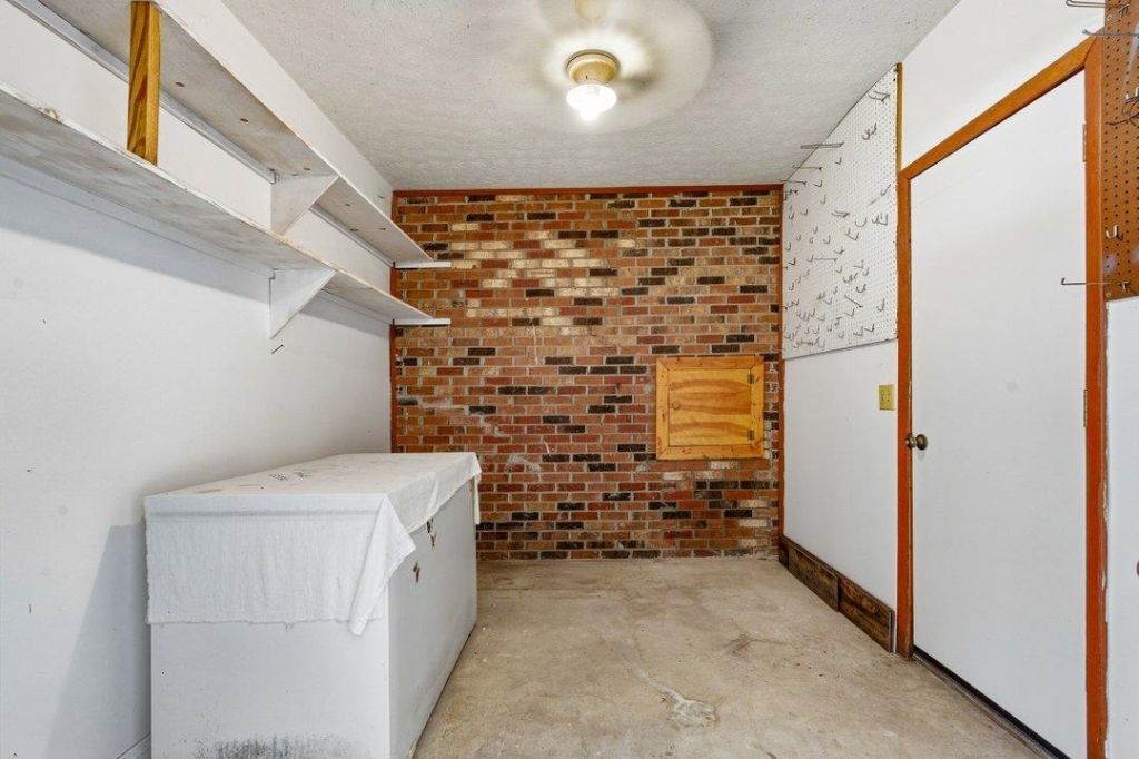 53 Smith Blvd. Photo 31