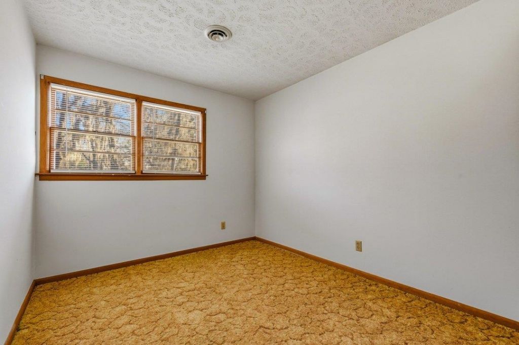 53 Smith Blvd. Photo 38