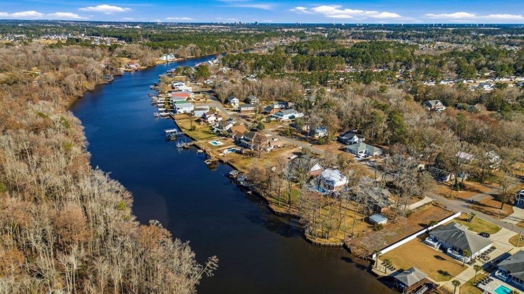 53 Smith Blvd. Photo 8