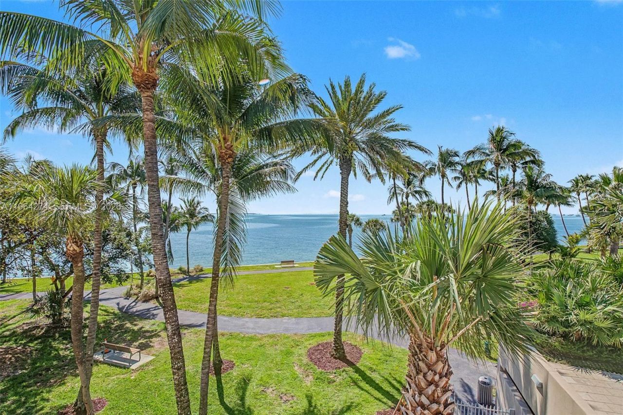 3 Grove Isle Dr, Unit C208, Miami, FL 33133 Photo