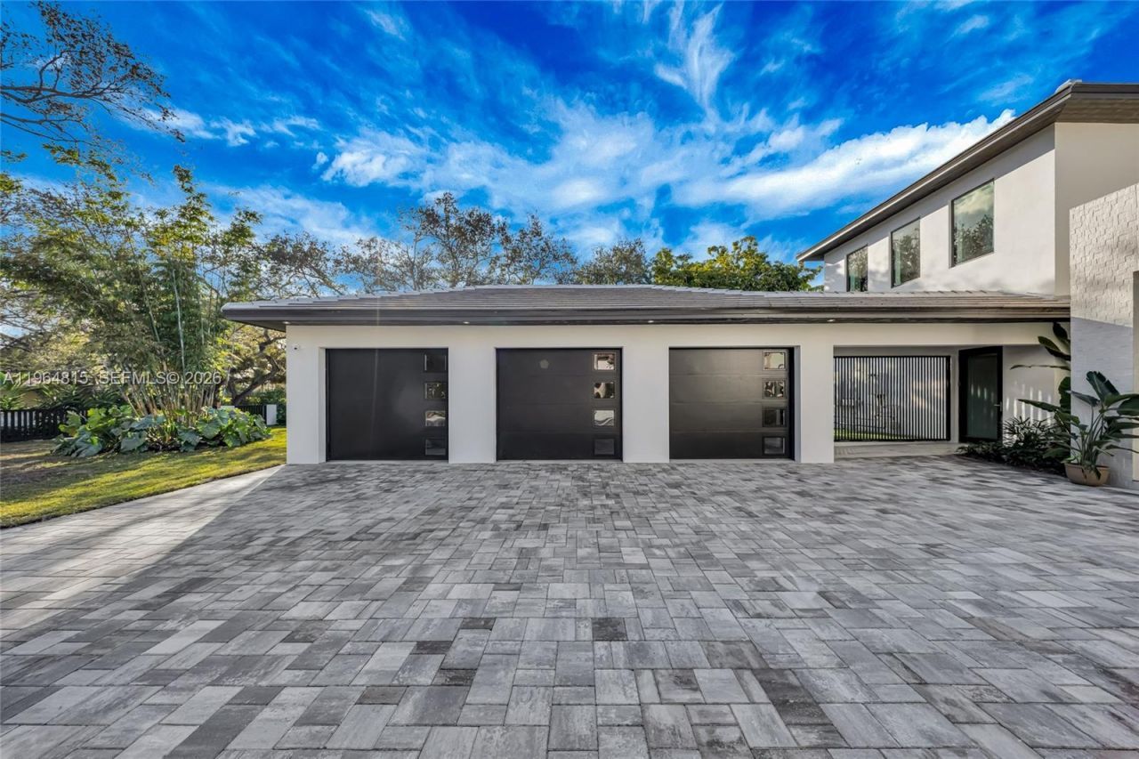 9381 SW 100 St, Miami, FL 33176 Photo