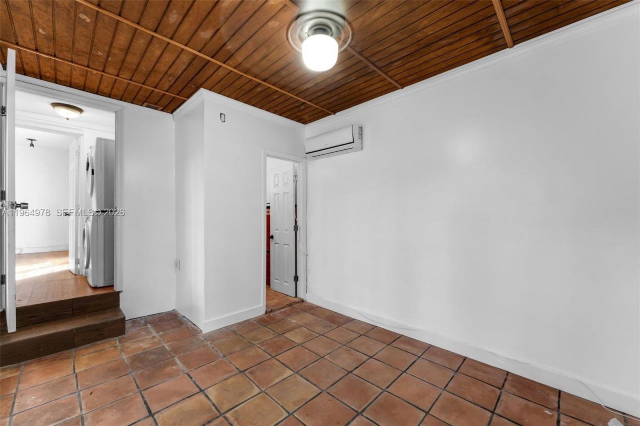 4220 SW 13th St, Miami, FL 33134 Photo