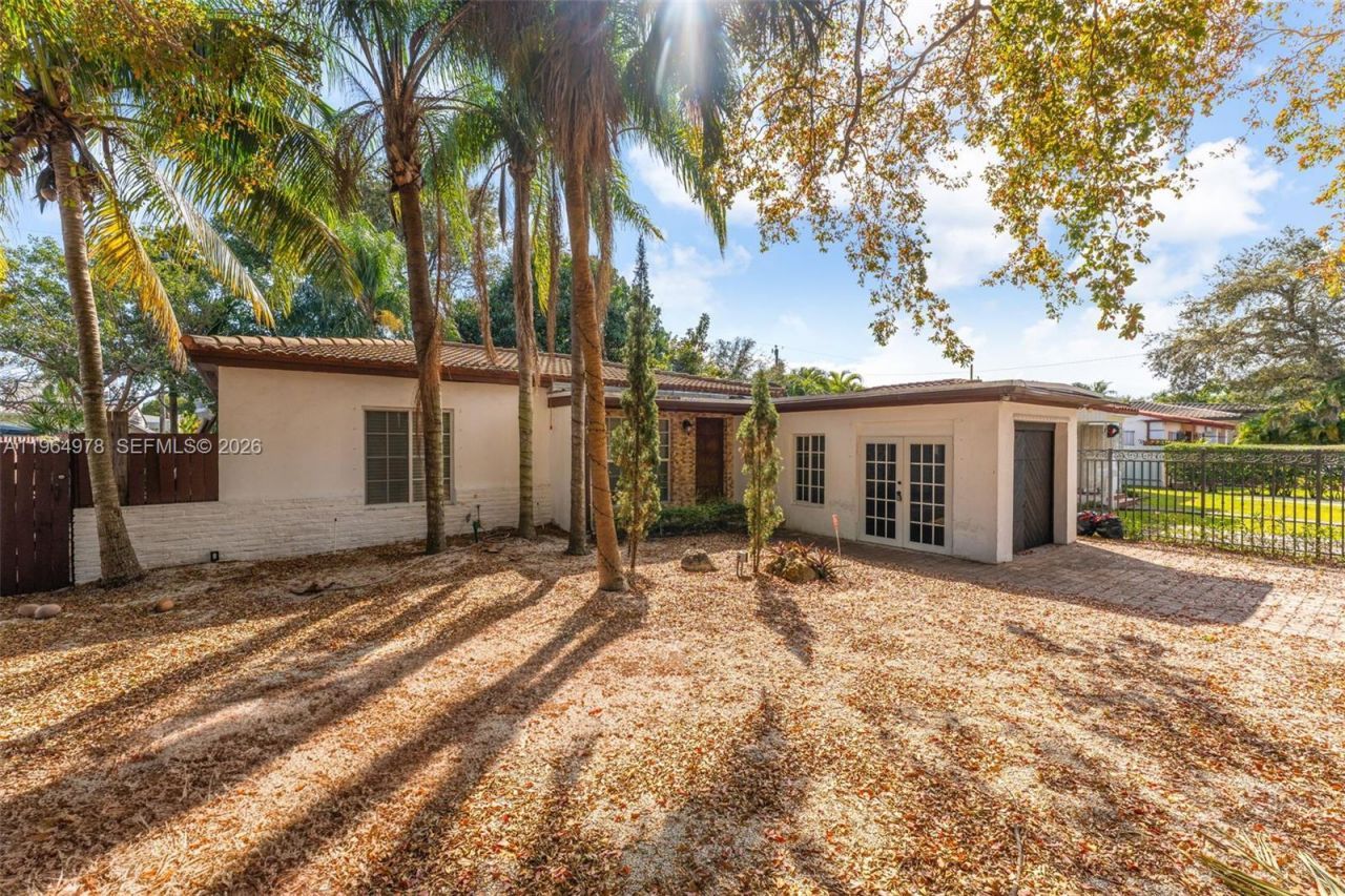 4220 SW 13th St, Miami, FL 33134 Photo