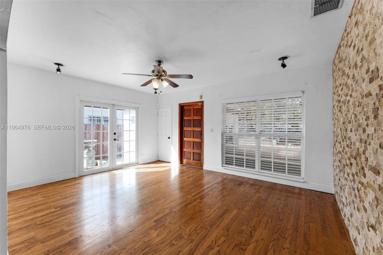 4220 SW 13th St, Miami, FL 33134 Photo