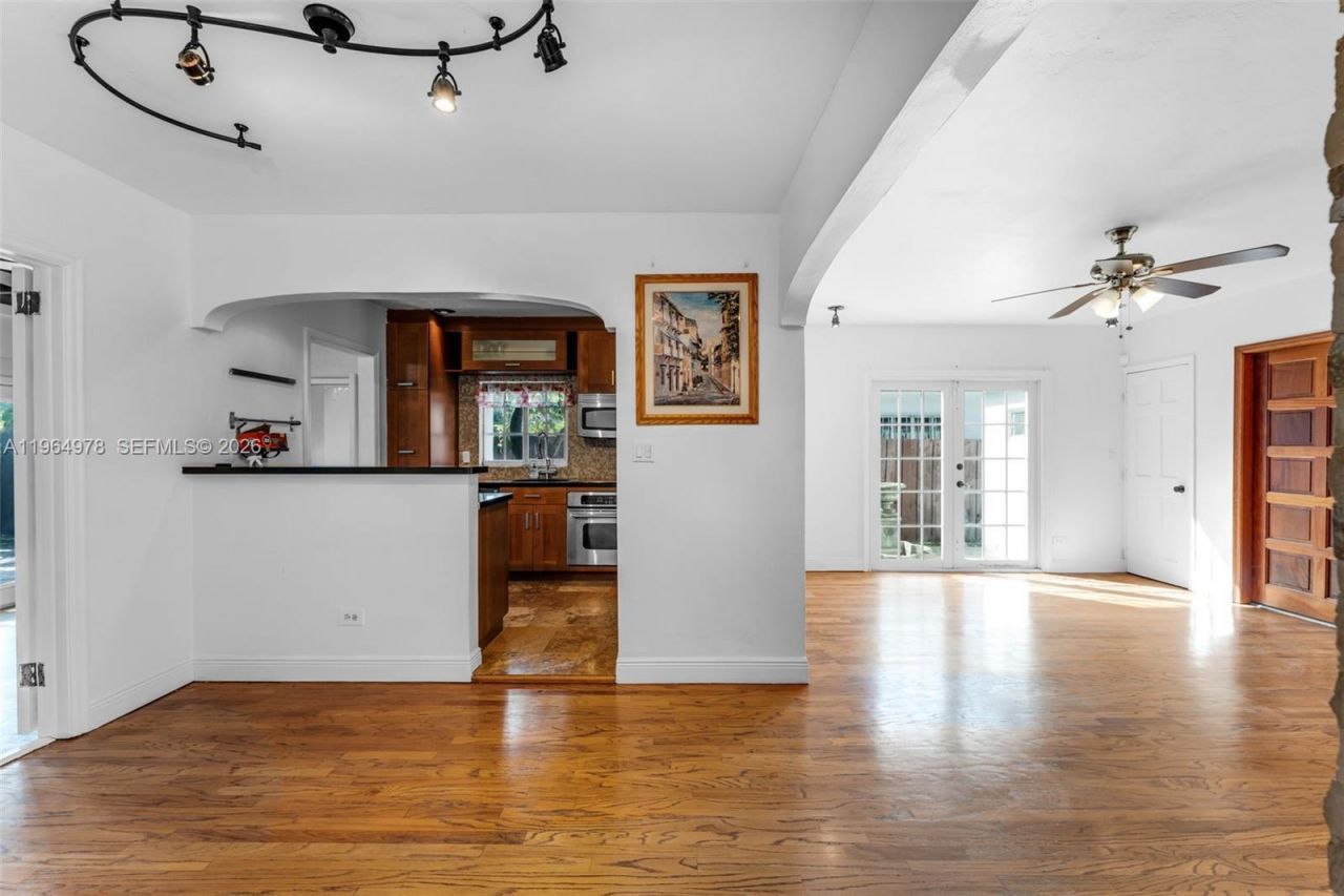 4220 SW 13th St, Miami, FL 33134 Photo