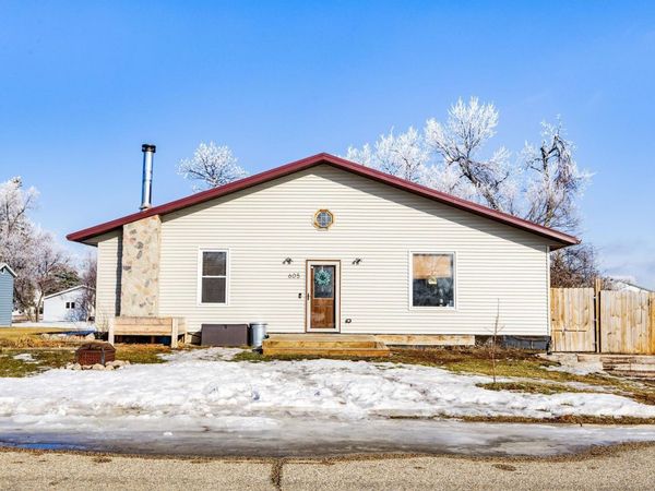 605 Ingalls Avenue, Hope, ND 58046