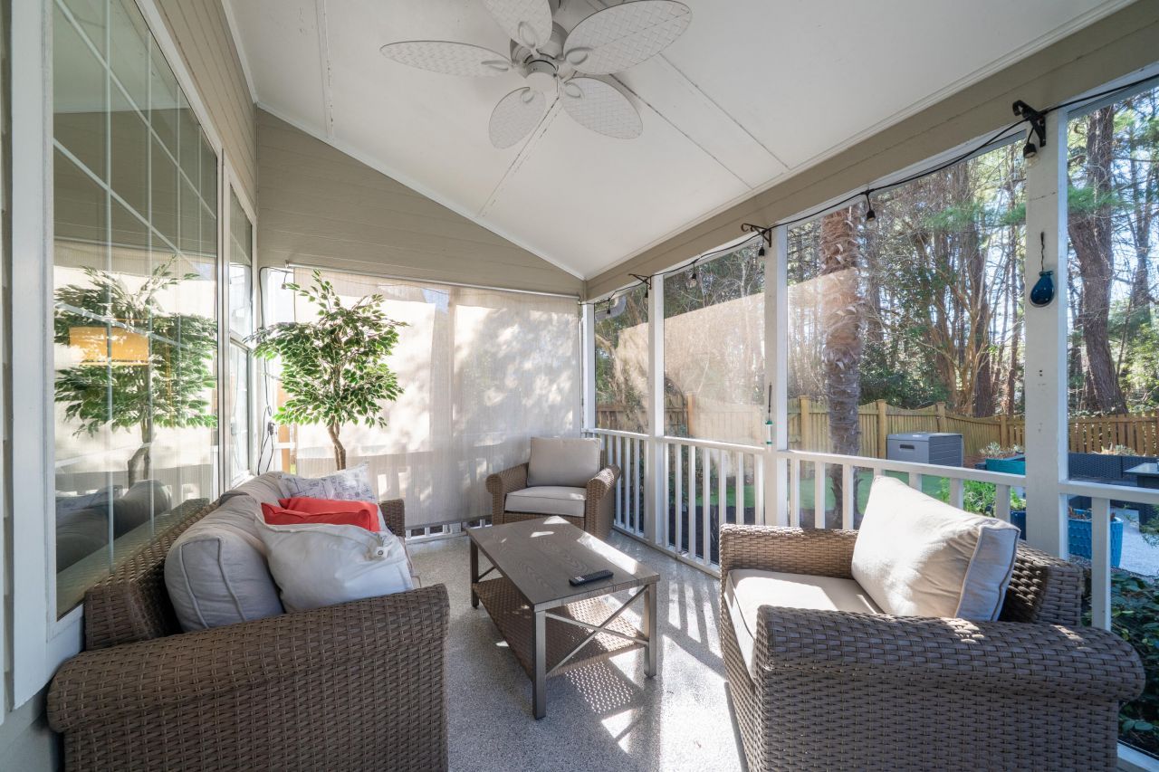 2876 Colonnade Drive Photo 32