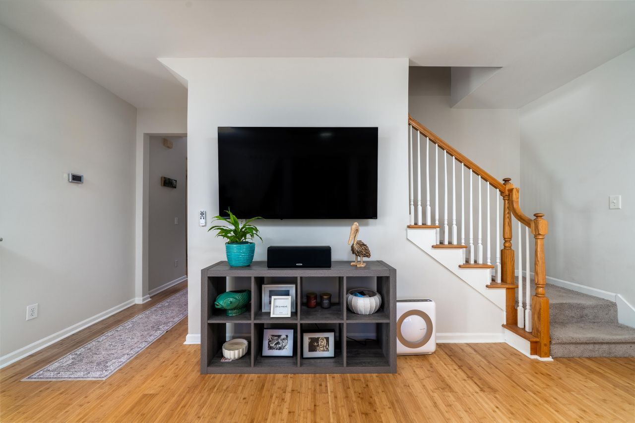 2876 Colonnade Drive Photo 8