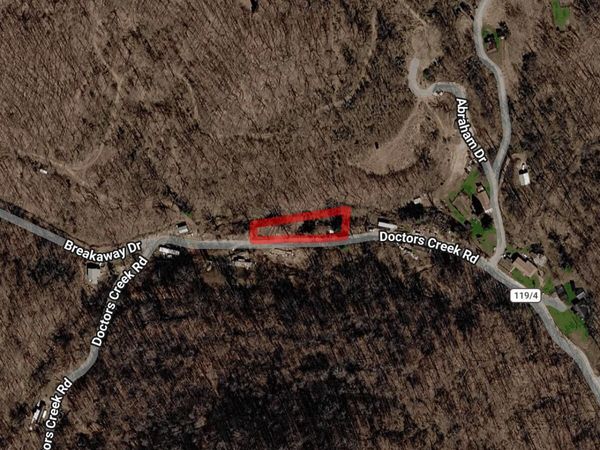 2348 Doctors Creek Rd, Clendenin, WV 25045
