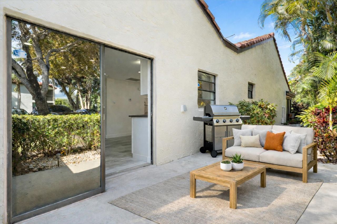 9207 Pecky Cypress Lane, Unit 9b, Boca Raton, FL 33428 Photo