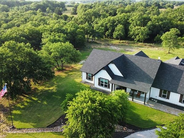 165 Rolling Bend Road, Alvord, TX 76225