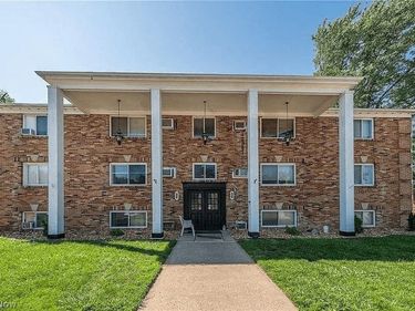 676 S Shore Court, Vermilion, OH 44089