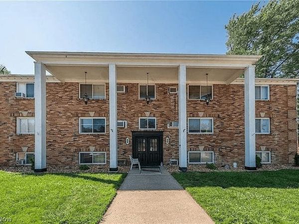 676 S Shore Court, Vermilion, OH 44089