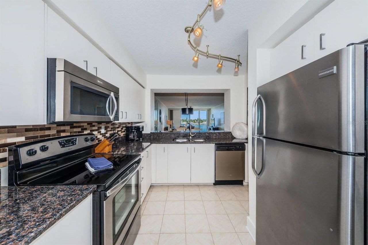 6083 Bahia Del Mar Circle, Unit 460, Saint Petersburg, FL 33715 Photo