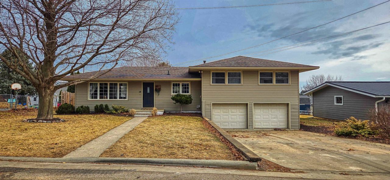 515 Hill Street, Lanark, IL 61046 Main Photo