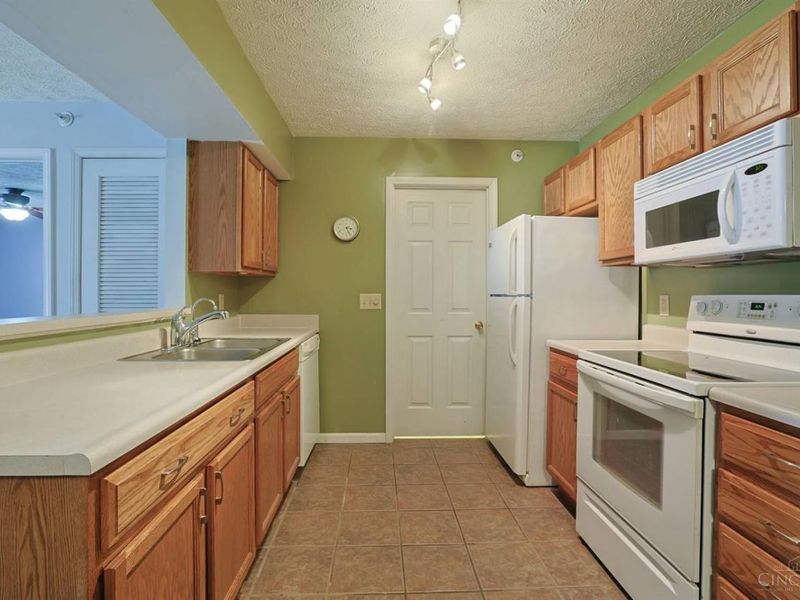 3181 Preserve Lane, Unit 1C, Colerain Township, OH 45239 Photo 9
