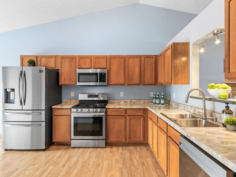 8033 Willowbrook Crsg Drive, Blacklick, OH 43004 Photo 10