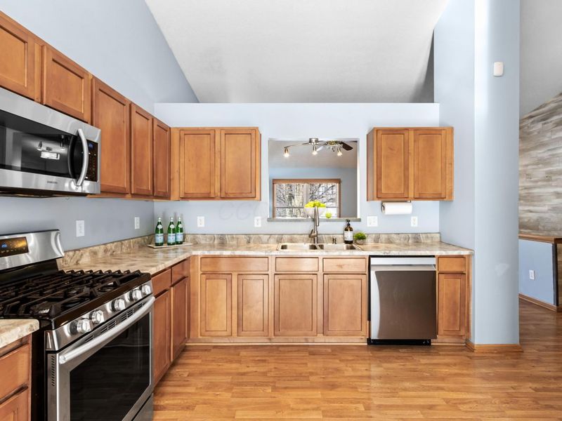 8033 Willowbrook Crsg Drive, Blacklick, OH 43004 Photo 12