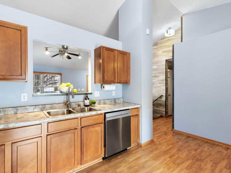 8033 Willowbrook Crsg Drive, Blacklick, OH 43004 Photo 13