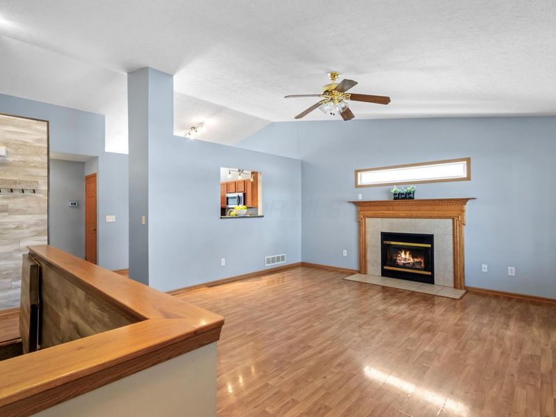 8033 Willowbrook Crsg Drive, Blacklick, OH 43004 Photo 3