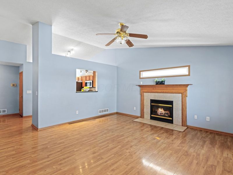 8033 Willowbrook Crsg Drive, Blacklick, OH 43004 Photo 5