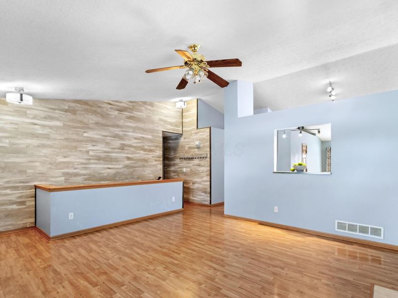 8033 Willowbrook Crsg Drive, Blacklick, OH 43004 Photo 8