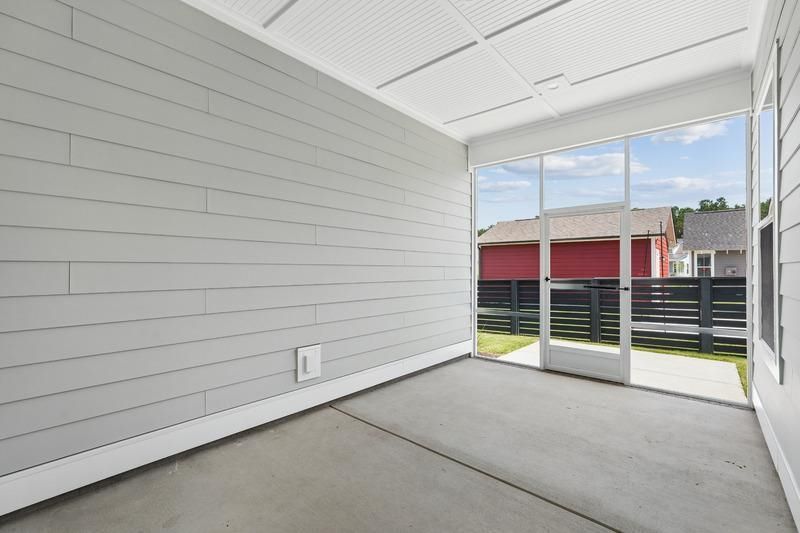1404 Lancaster Way Photo 10