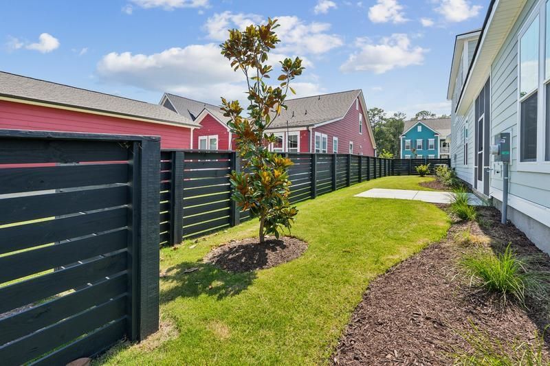 1404 Lancaster Way Photo 11
