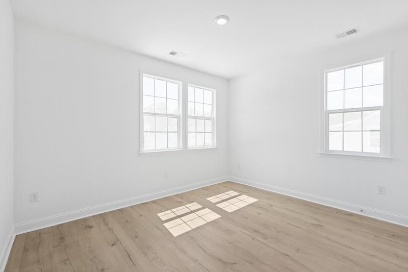 1404 Lancaster Way Photo 17