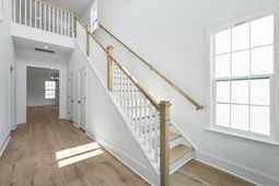 1404 Lancaster Way photo 4