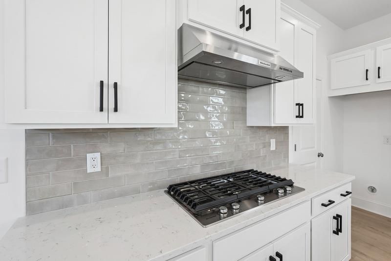 1404 Lancaster Way Photo 4