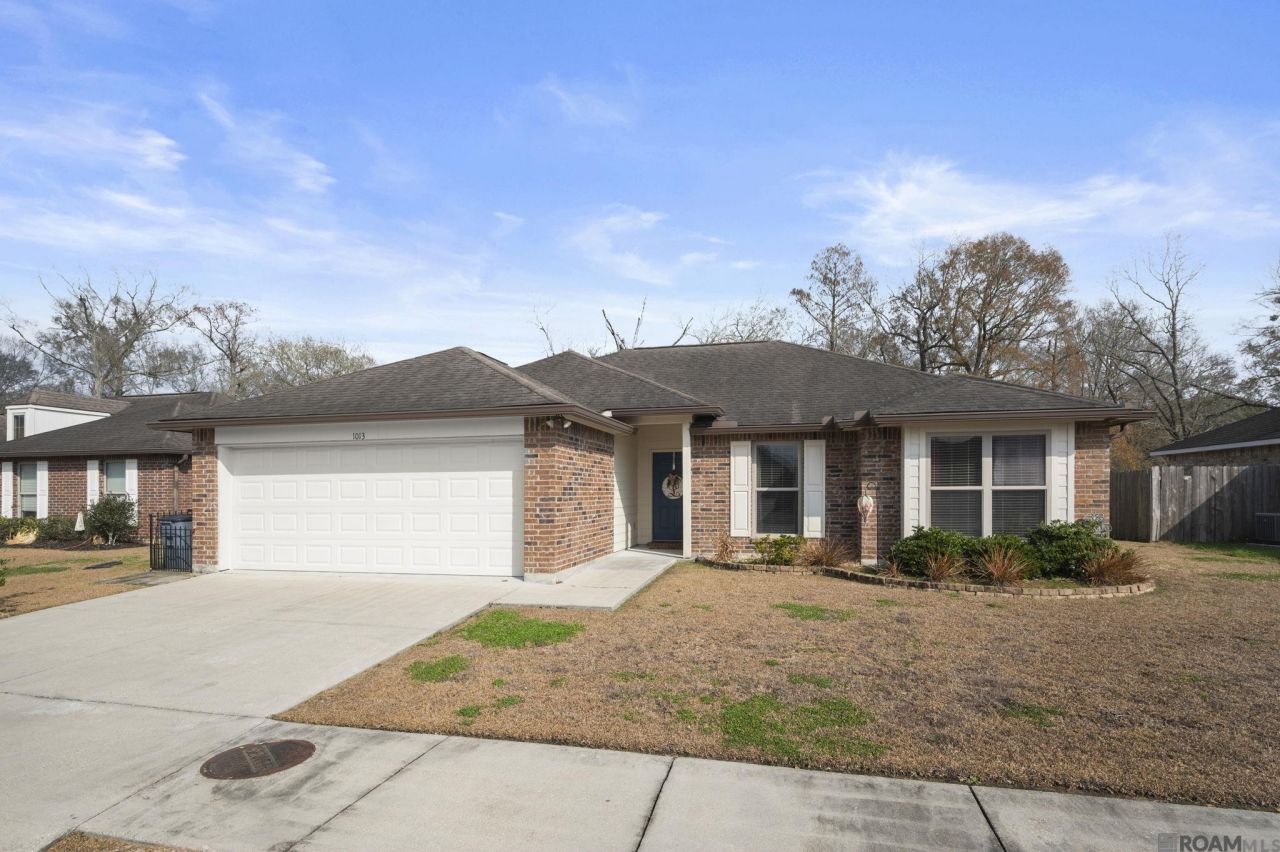1013 Point Andrew Dr, Gonzales, LA 70737 Main Photo