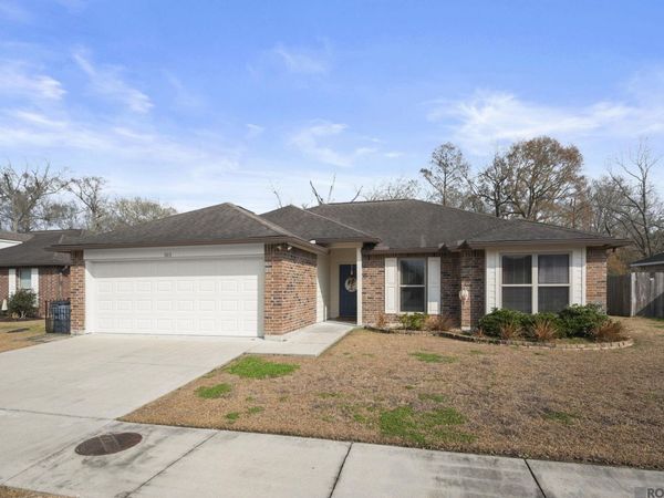 1013 Point Andrew Dr, Gonzales, LA 70737