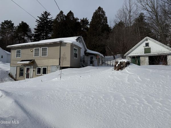 813 County Highway 122, Johnstown, NY 12078