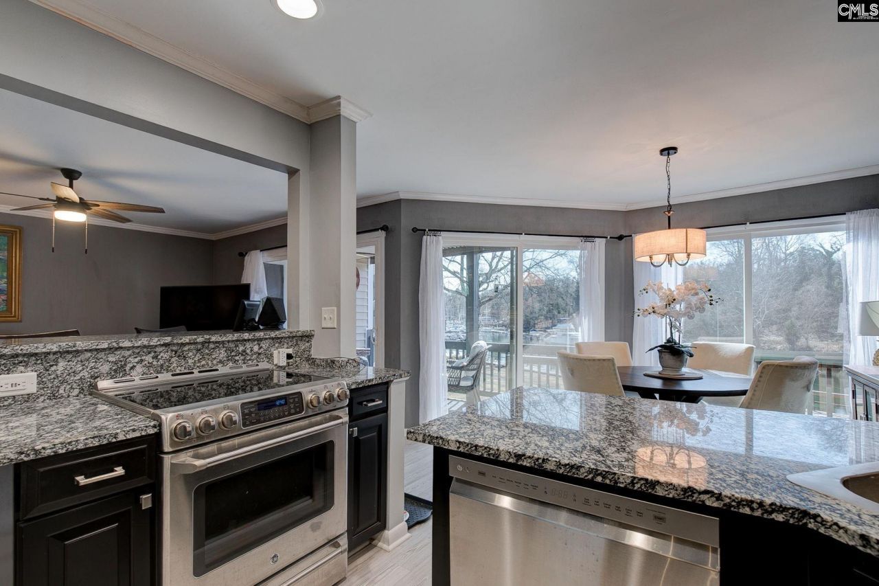 228 Shoreline Drive  Photo 12