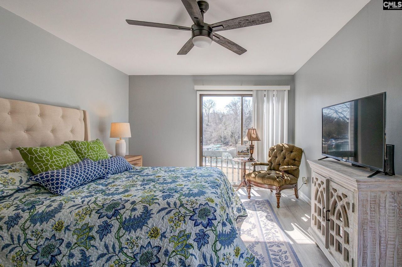 228 Shoreline Drive Photo 15