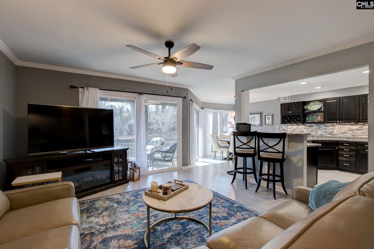 228 Shoreline Drive Photo 4