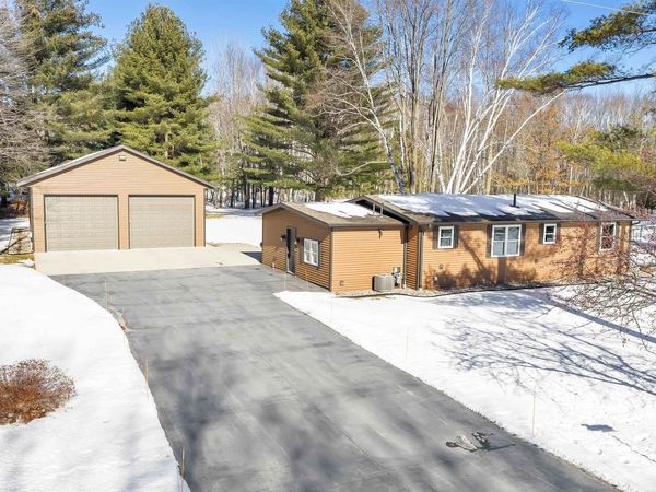5990 ALLEN ROAD, Little Suamico, WI 54141