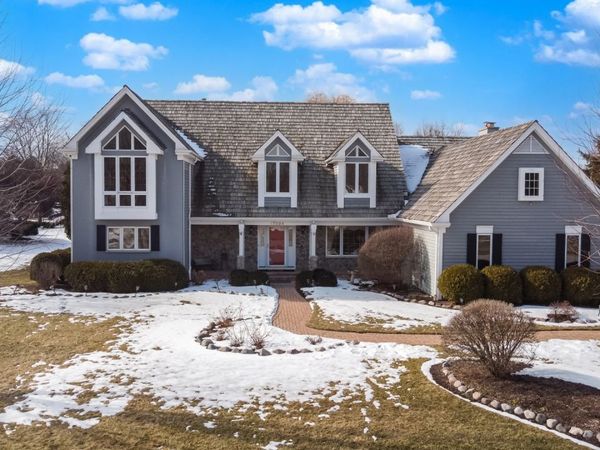 17804 W Pond Ridge Circle, Gurnee, IL 60031