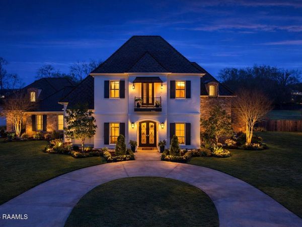 108 Red Robin Trail, Lafayette, LA 70508