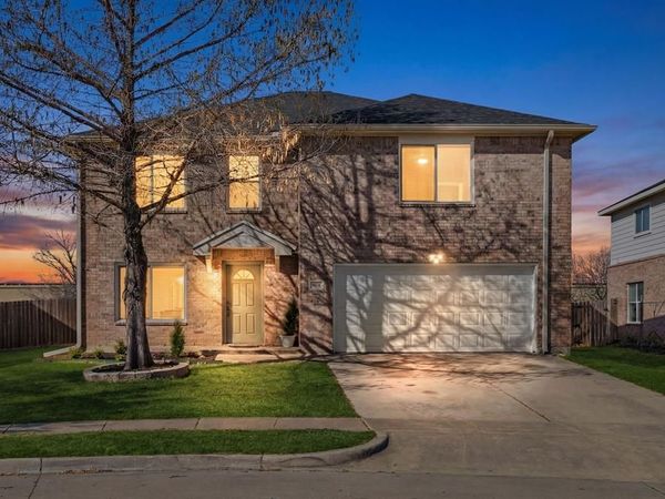 904 Canary Drive, Saginaw, TX 76131